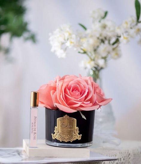 Букет из 5 персиковых роз в черной вазе, Cote Noire