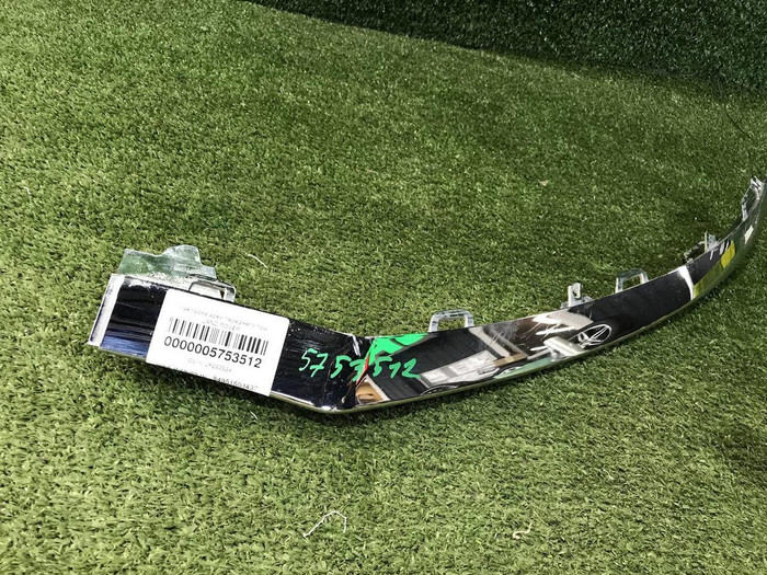 Молдинг переднего бампера правый Mercedes C w205 (2014-2018) AMG