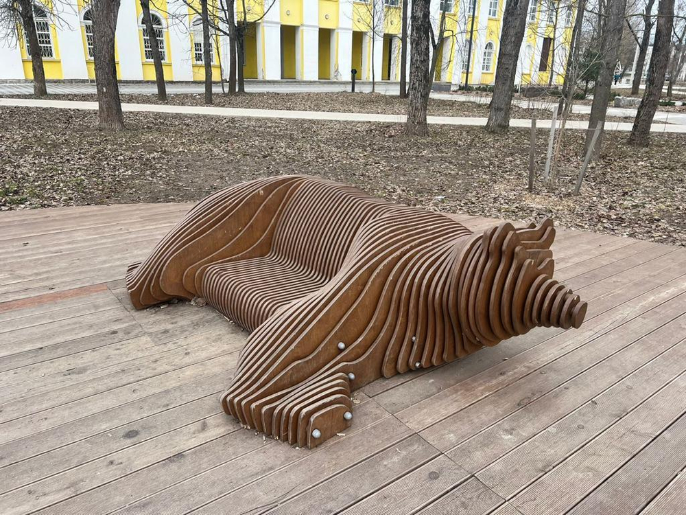 Параметрическая скамейка медведь 2600х1700х900мм SK00314