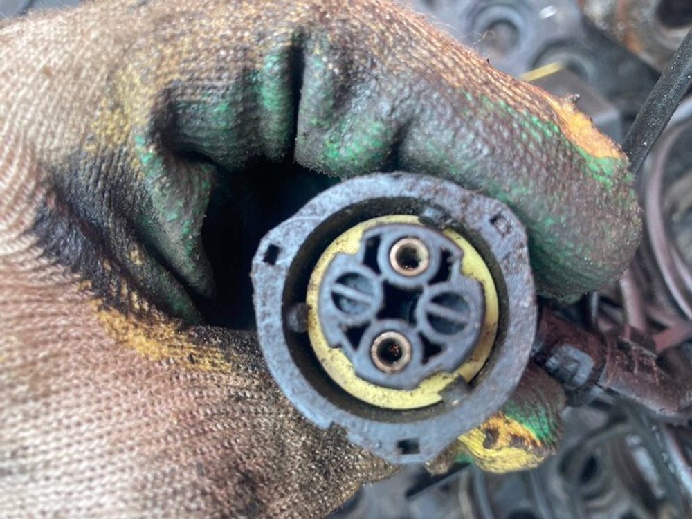 Суппорт тормозной 2019г