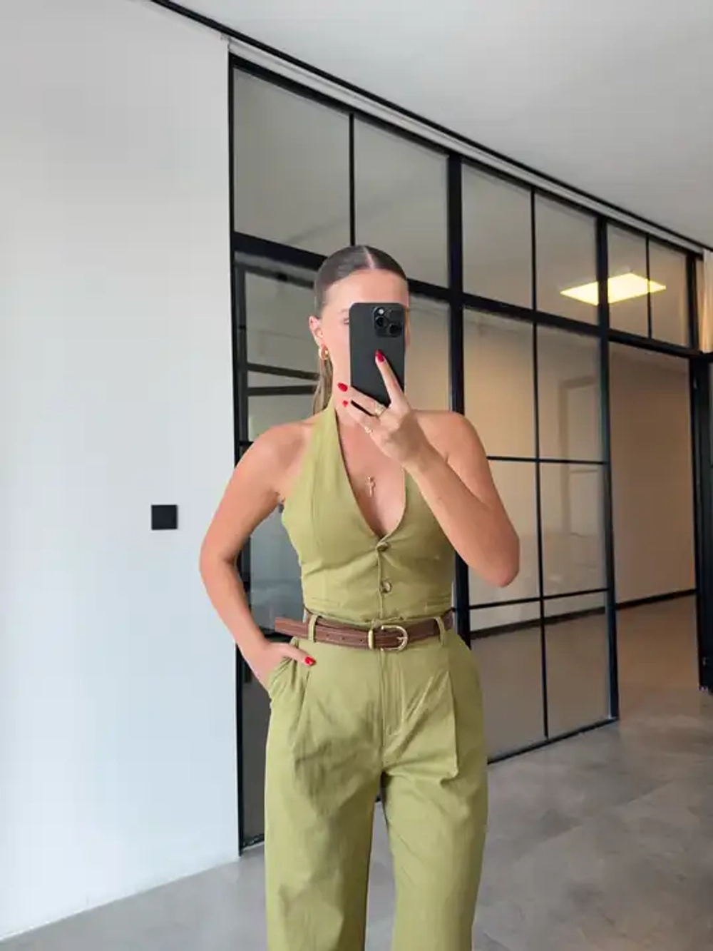 Костюм с жилетом, с открытой спиной