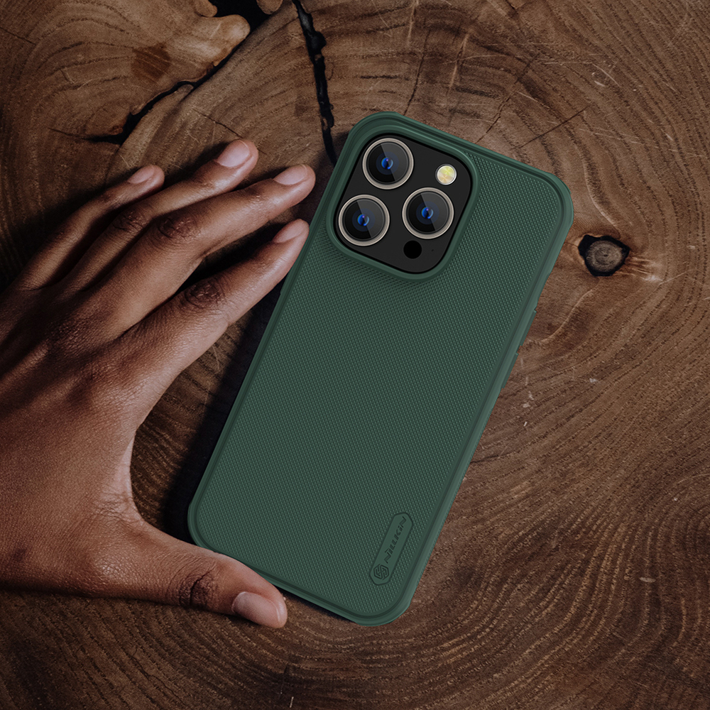 Противоударный защитный чехол зеленого цвета от Nillkin для смартфона iPhone 14 Pro Max, серия Super Frosted Shield Pro