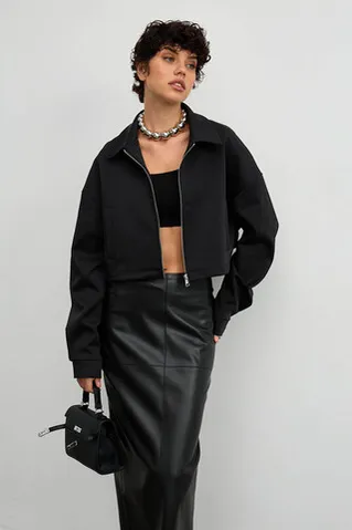 Куртка с воротом укороченная черного цвета