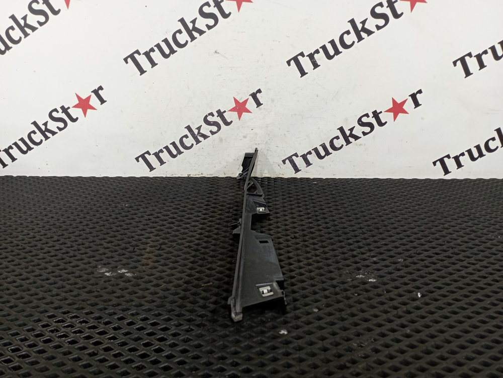 Накладка салона боковая левая