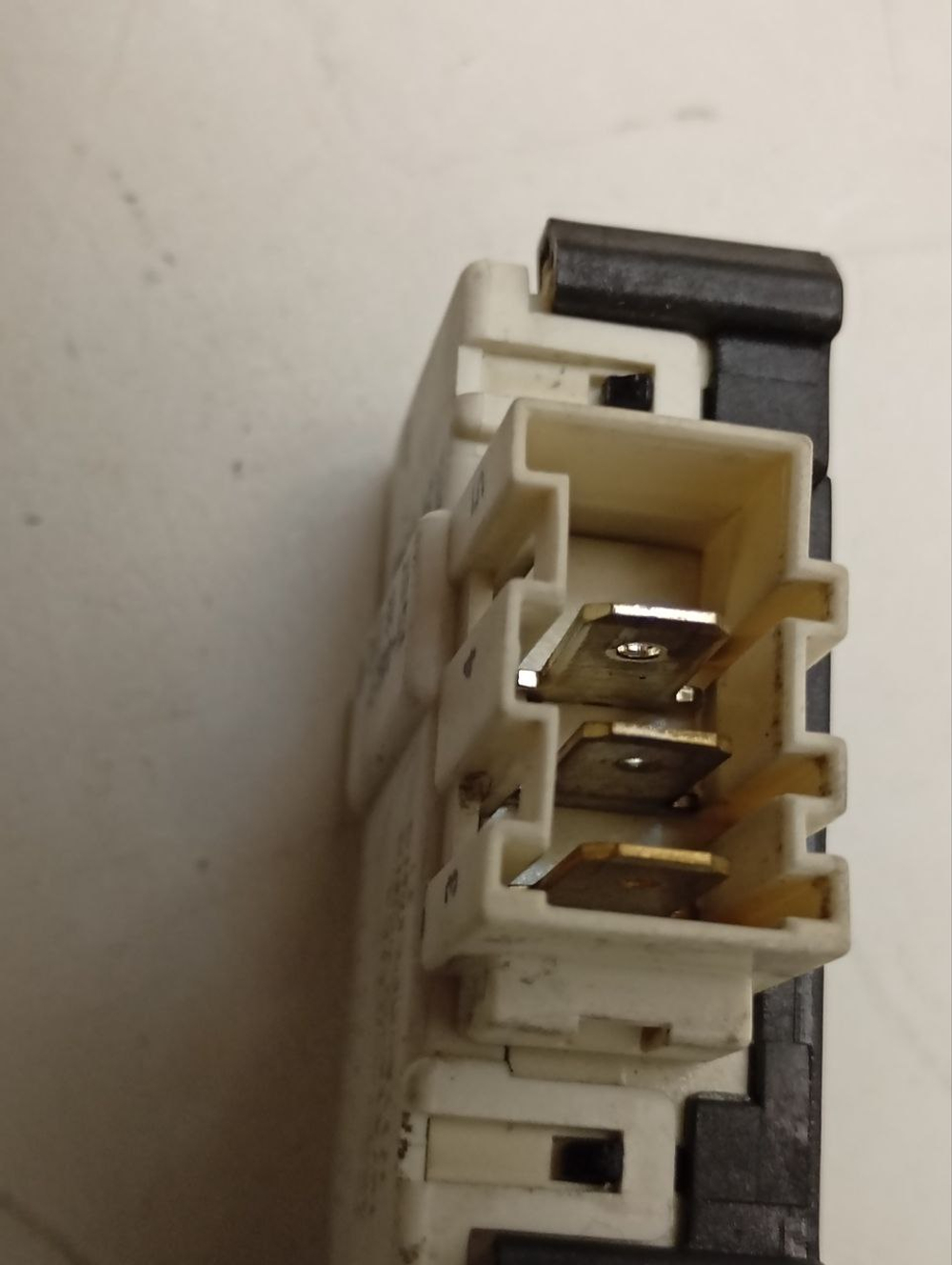 WF602W0BCWQ/LP кт23 Блокировка люка для стиральных машин Samsung DC64-01538A б/у