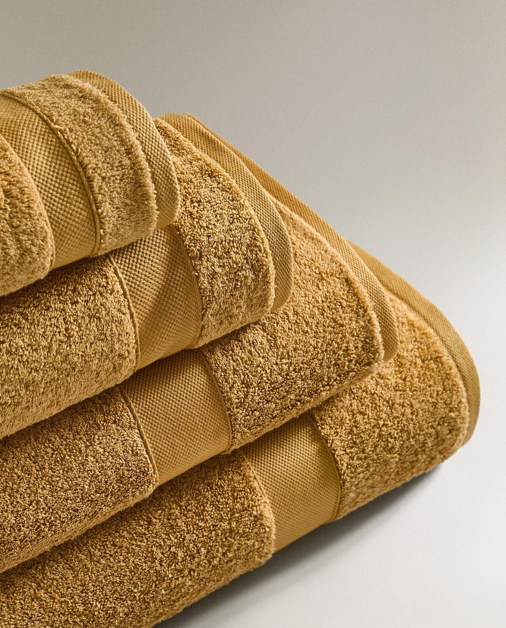 Zara Home - Хлопковое банное полотенце премиум-класса (600 г / м2), горчичный, 50х90 см