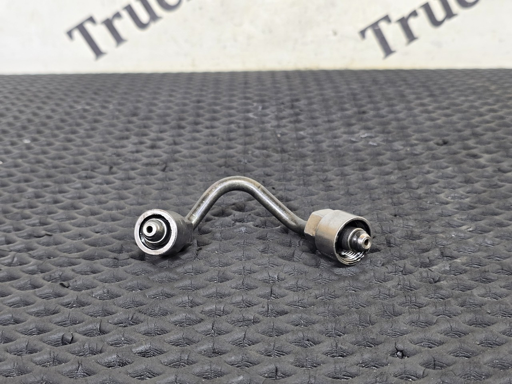 Трубка топливная