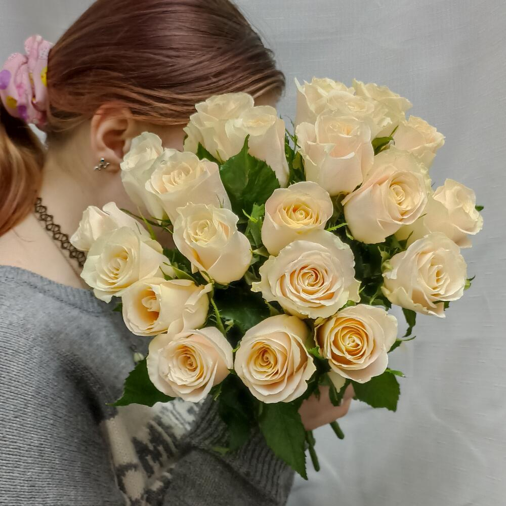 Букет из кремовых роз сорта "Шарман" 21 шт.
