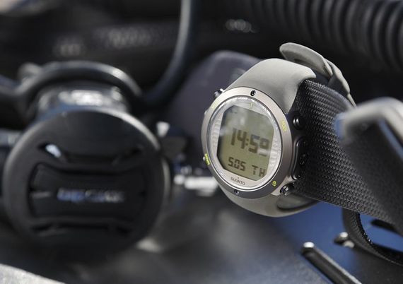 Декомпрессиметр Suunto D6i Novo Stealth Серый