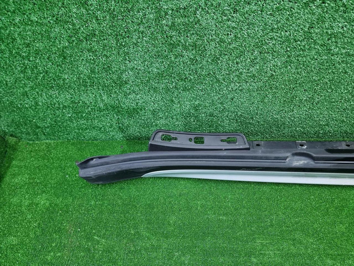 Накладка порога правая Mini Countryman F60 (16-23)