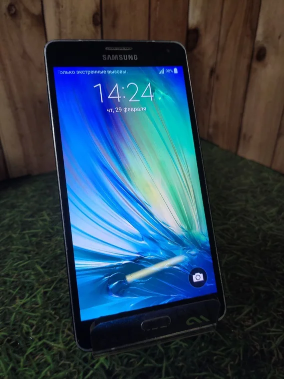 Смартфон Samsung A700FD 2018, 16 ГБ, Черный, (Витринный)