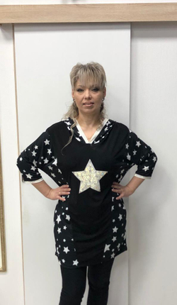 Черно-белая комбинированная туника со звездами