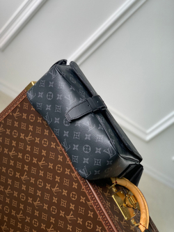 Louis Vuitton Montsouris Messenger Bag
