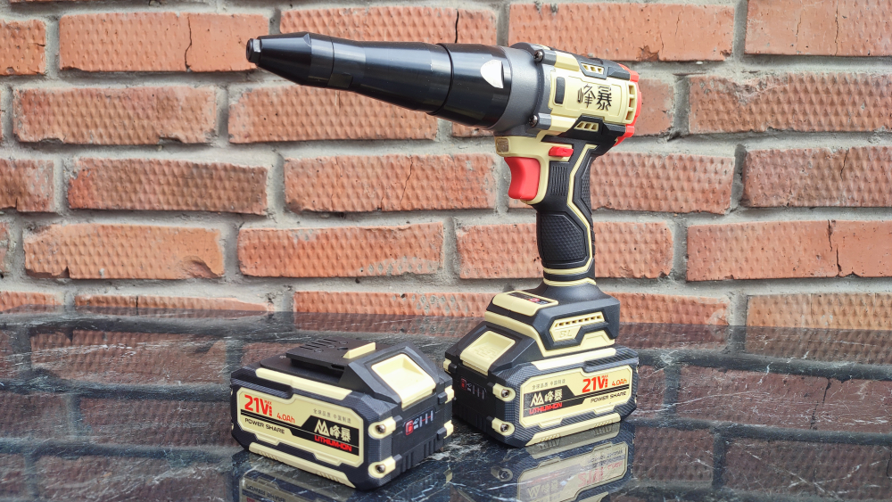 Зaклепoчник Feng Bao