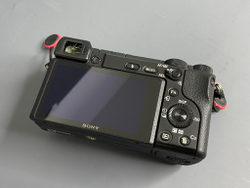Sony A6400 Треснуто стекло видоискателя 1.500 кадров