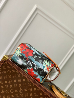 Louis Vuitton Locker Dopp Kit