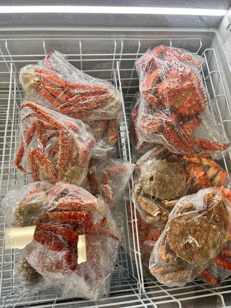 крабы в магазине "рыба#1" крабы в магазине "рыба#1"