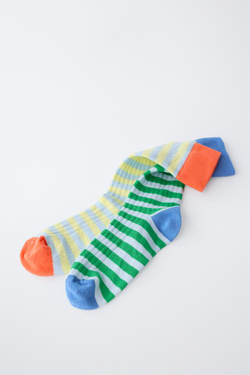 ZARA НАБОР ИЗ ДВУХ ПАР ВЫСОКИХ НОСКОВ В ПОЛОСКУ, ЗЕЛЕНЫЙ