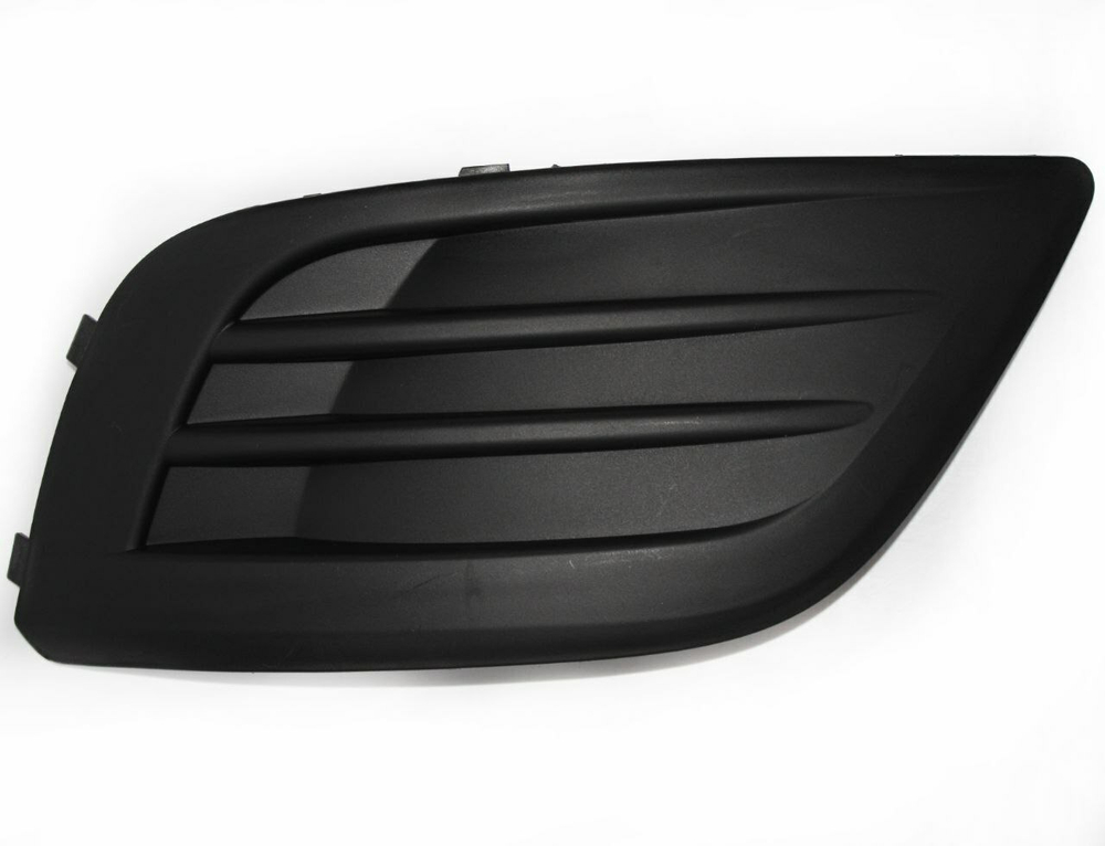 Заглушка переднего бампера левая 8450000251 LADA Largus