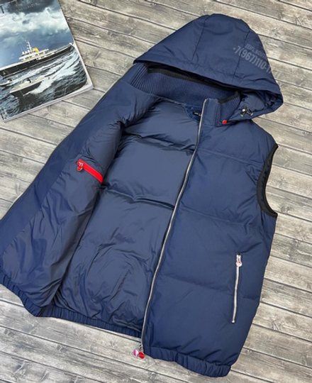 Пуховый жилет Kiton