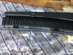 Жабо левая часть Hyundai Accent 2 00-12 Новое Оригинал 8615025901