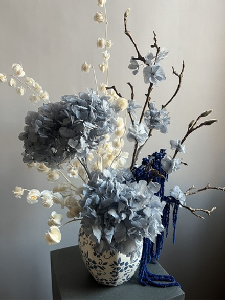 Композиция в кашпо Лунария