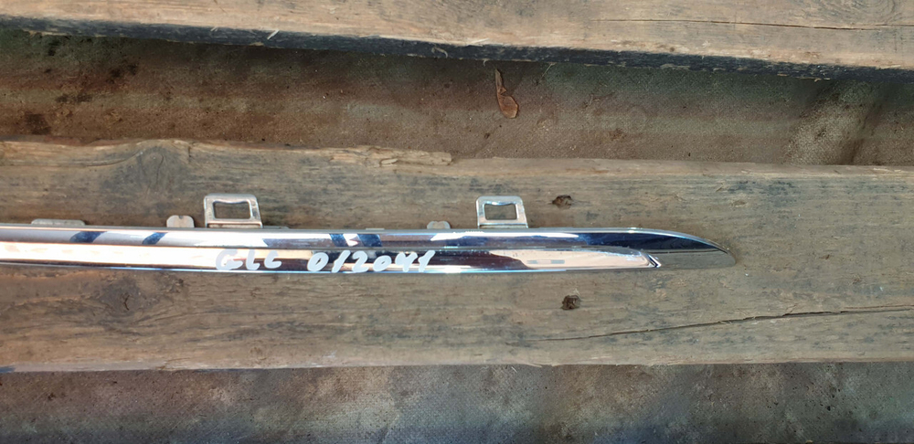 Молдинг решетки радиатора Mercedes GLC (X253) 15-19 Б/У Оригинал A2538880485