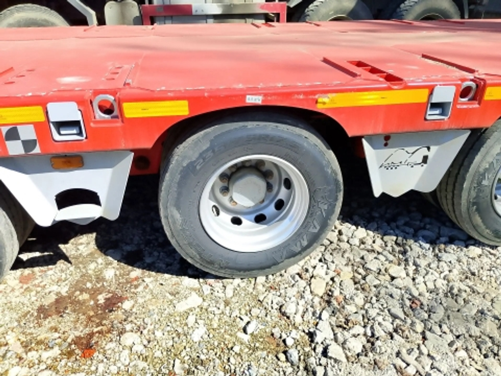 Спецприцеп 9942* Полуприцеп тяжеловоз 4 оси 9942L4-06 (Раздвижной)