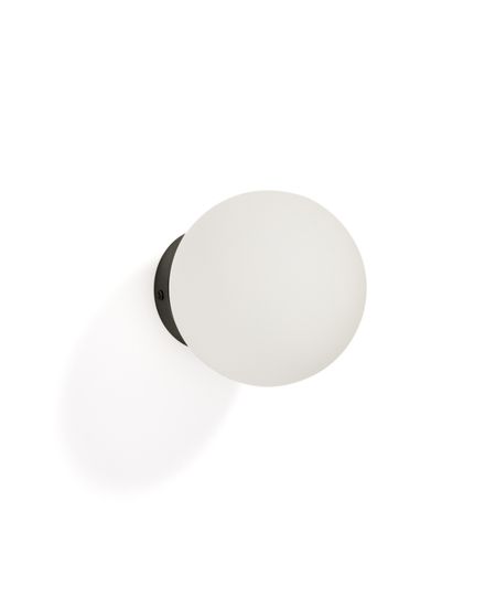 Настенный светильник Brisia из черного металла со стеклянным шаром Ø15 см