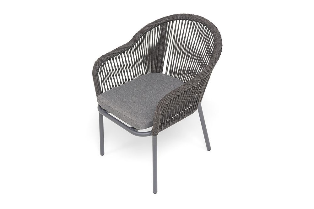 "Лион" стул плетеный из роупа, каркас из стали темно-серый (RAL7024) муар, роуп темно-серый круглый, ткань темно-серая 027