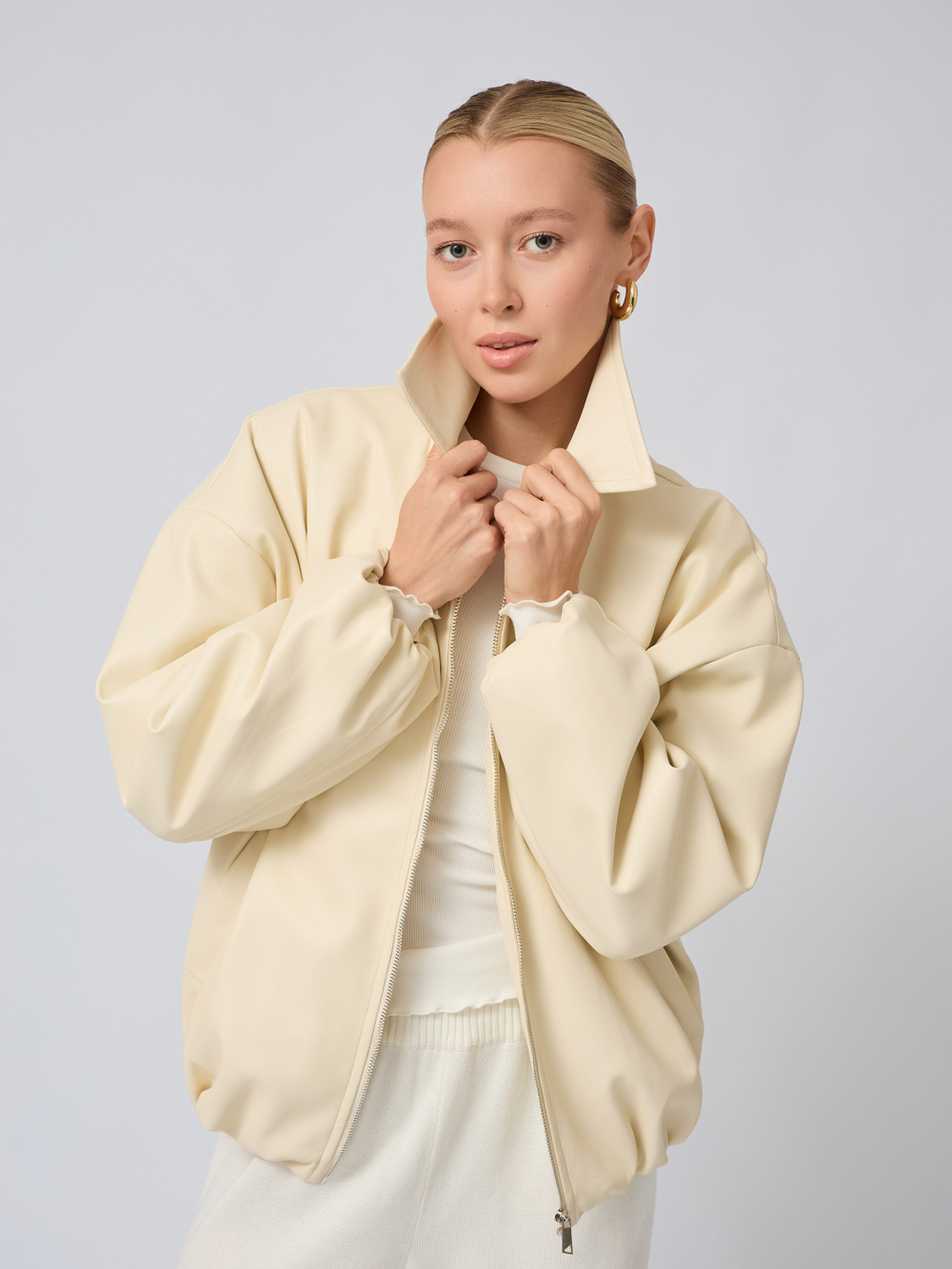 Бомбер утепленный с металлической молнией