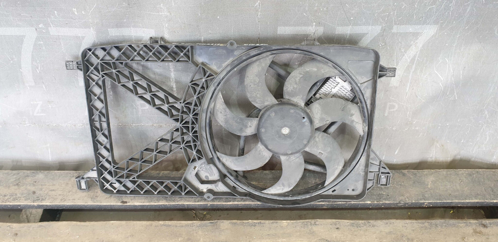 Вентилятор охлаждения радиатора Ford Transit 6 06-13 Б/У Оригинал 6C118C607