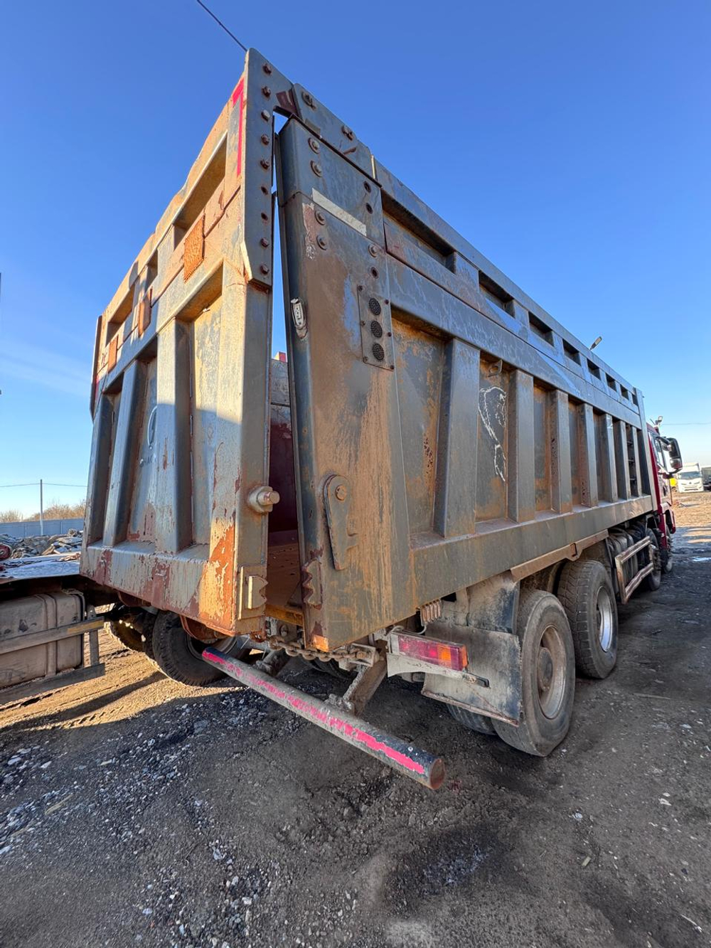 Shacman (Shaanxi) SX* 8x4 Самосвал SX33186V366 (Дизельный, 11,6 л, 423 л.с., МТ)