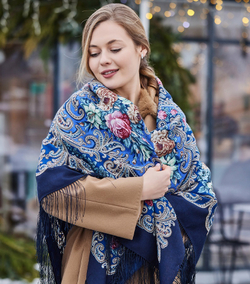 Платок шерстяной с шелковой бахромой