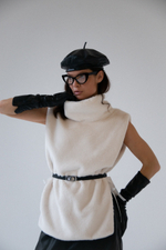 Манишка из эко-меха под норку