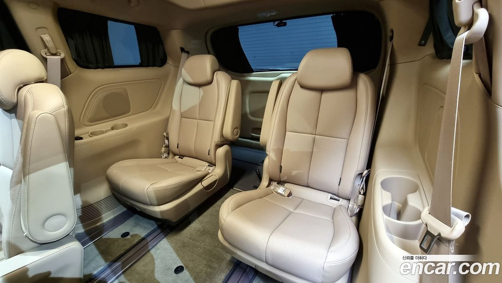 Kia The New Carnival (Sedona) 9-и местный High Limousine (03.2020)