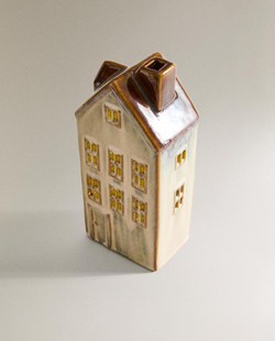 ZARA HOME РОЖДЕСТВЕНСКОЕ УКРАШЕНИЕ «ФАРФОРНЫЙ ДОМИК» С ПОДСВЕТКОЙ, КОРИЧНЕВЫЙ