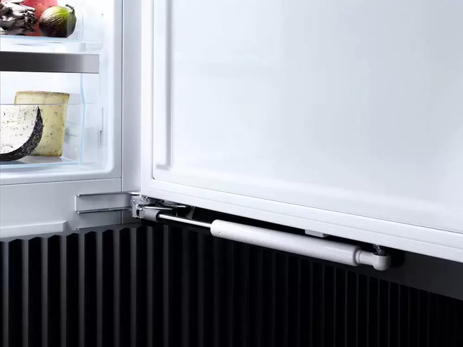 Встраиваемый морозильник Miele FNS7770E