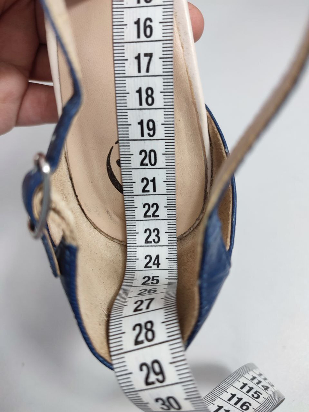 Босоножки Bata бежево-синие 37 размер