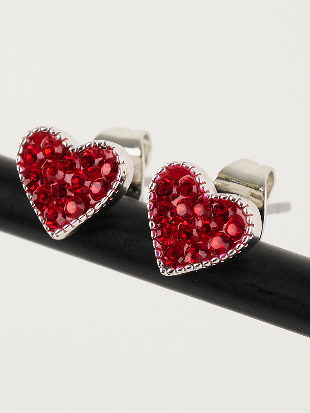 Серьги-сердечки Клевер с красными кристаллами Swarovski