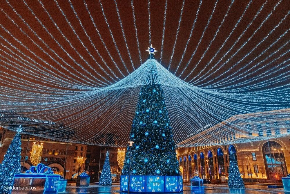 купол из гирлянд