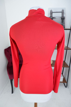 Водолазка ярко-красная 42 размер