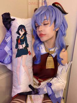 Мини дакимакура Рюко Матой из Убей или умри арт. M0856, 60х20 см