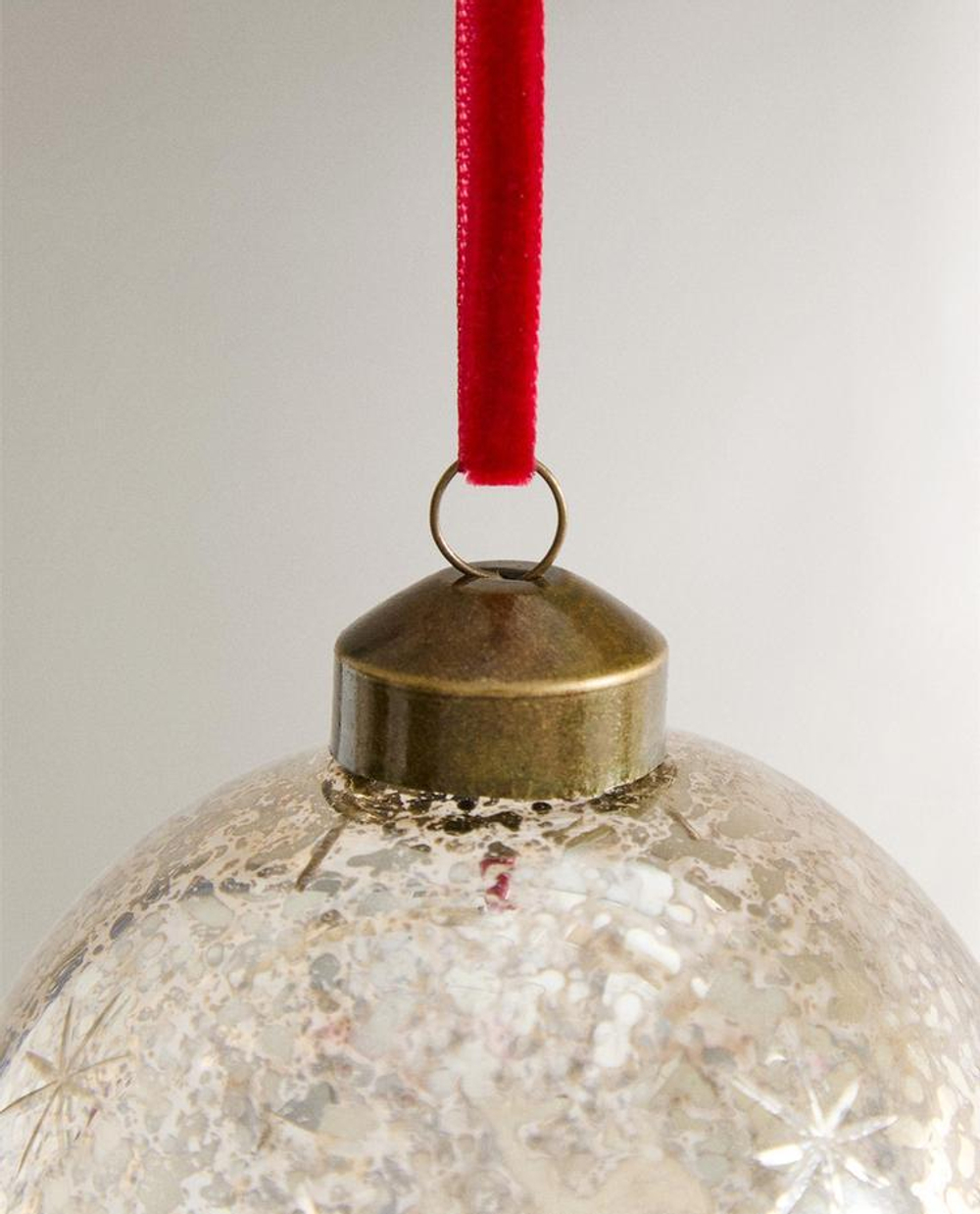 ZARA HOME ЕЛОЧНЫЙ ШАР С ЭФФЕКТОМ КРАКЛЕ, СЕРЕБРЯНЫЙ