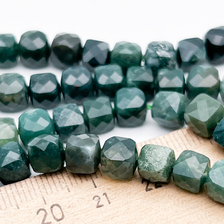 "Индийский агат" бусины (халцедон), куб с огранкой, размер около 6,8 мм, цена за 13-14 шт (1/4 нити)