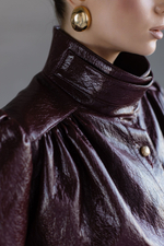 Бомбер из эко-кожи с драпировкой бордовый