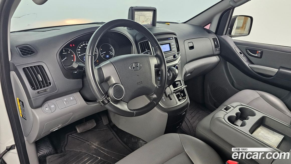 Hyundai The New Grand Starex Van 3-х местный (09.2020)