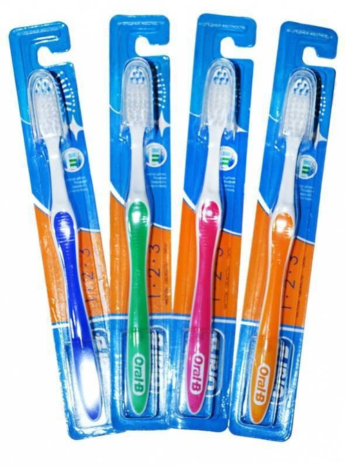 Зубная щётка Oral-B 1-2-3 Чистота и свежесть (средняя)