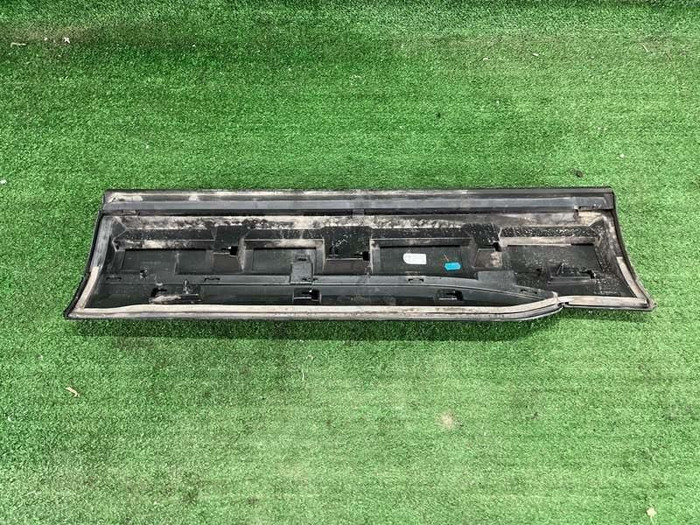 Накладка двери задняя левая Audi Q7 2 (2015-н.в.)