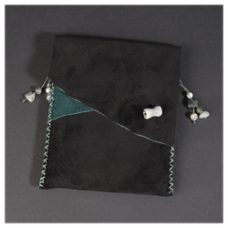 Кожаная обложка на паспорт «Шаманка» (фигура)